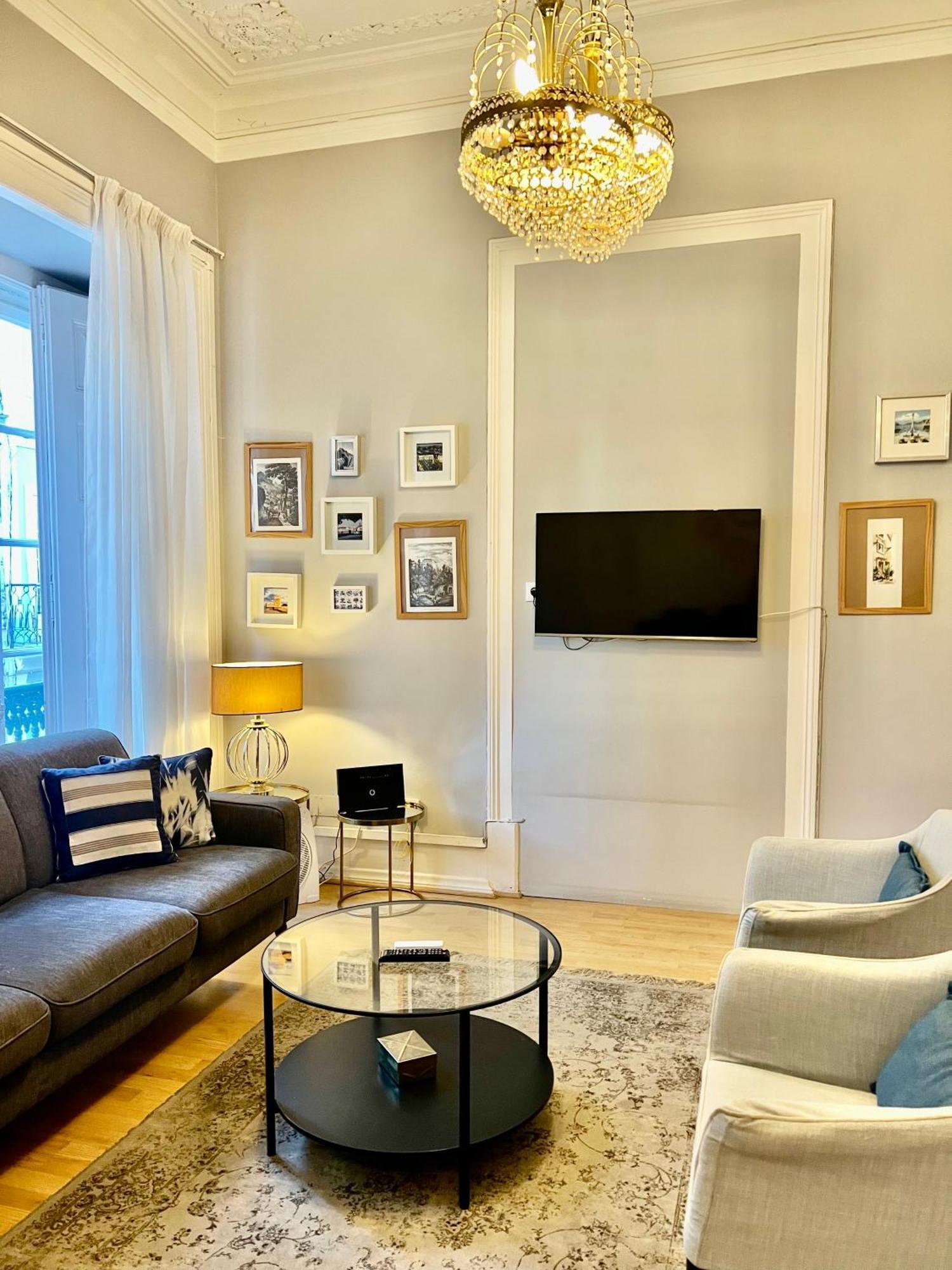 Lisbon Guests Apartments Bagian luar foto